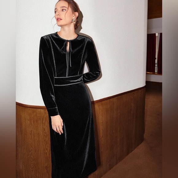 MOTF | velvet black long sleeve midi dress - Picture 2 of 6